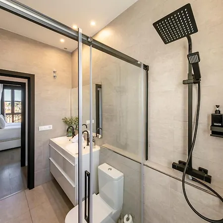 Isg Modern Atticpool At The Cathedralfree Parking Appartamento