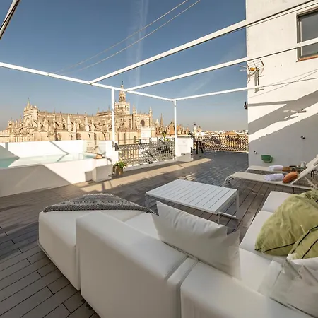 Isg Modern Atticpool At The Cathedralfree Parking Appartement