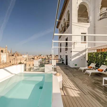 Isg Modern Atticpool At The Cathedralfree Parking Appartement