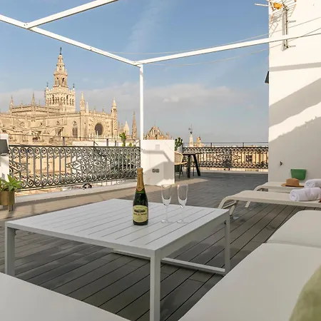 Isg Modern Atticpool At The Cathedralfree Parking Appartement Sevilla
