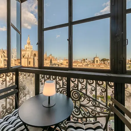 Isg Modern Atticpool At The Cathedralfree Parking Appartement