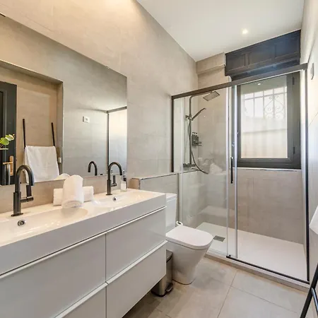 Appartement Isg Modern Atticpool At The Cathedralfree Parking *