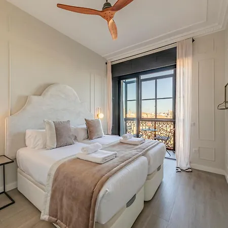 Isg Modern Atticpool At The Cathedralfree Parking Appartement Sevilla